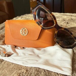 Tory Burch Tortoise Sunglasses GORGEOUS